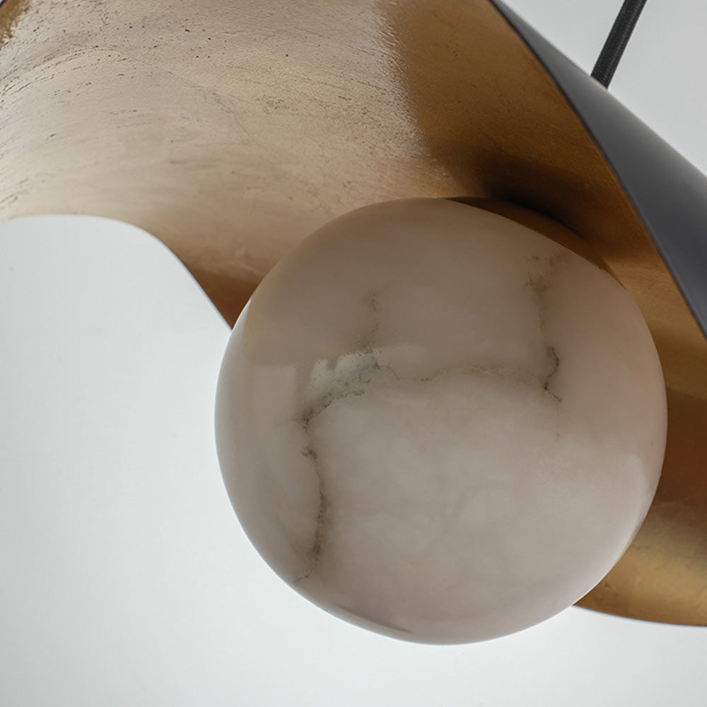 Suspension en marbre Astra avec finition métallique moderne