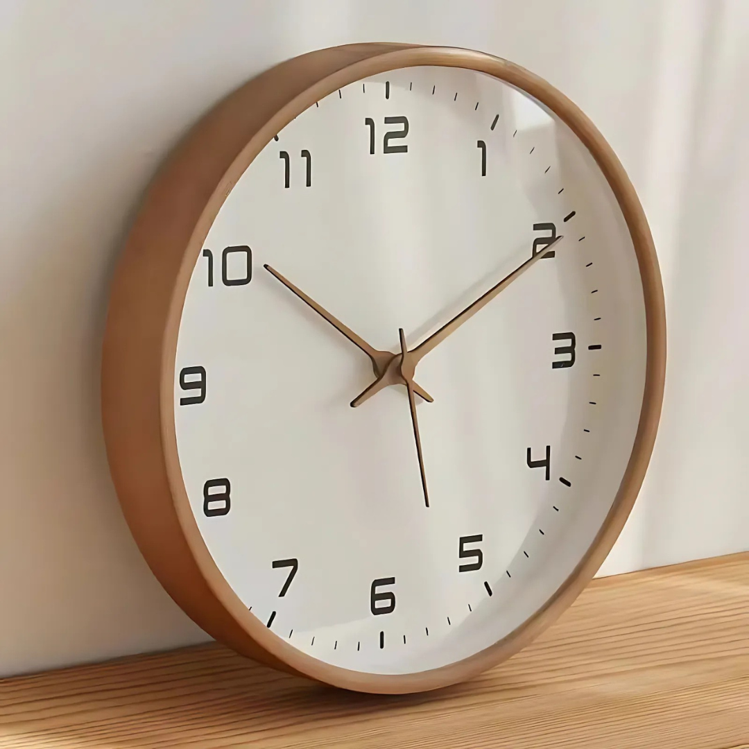 Horloge murale en bois minimaliste Sylvan grande pour salon