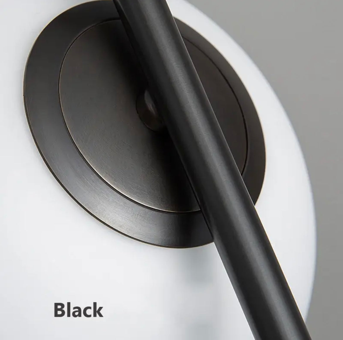 LumoSphere hengelampe med opalglasskule-diffuser