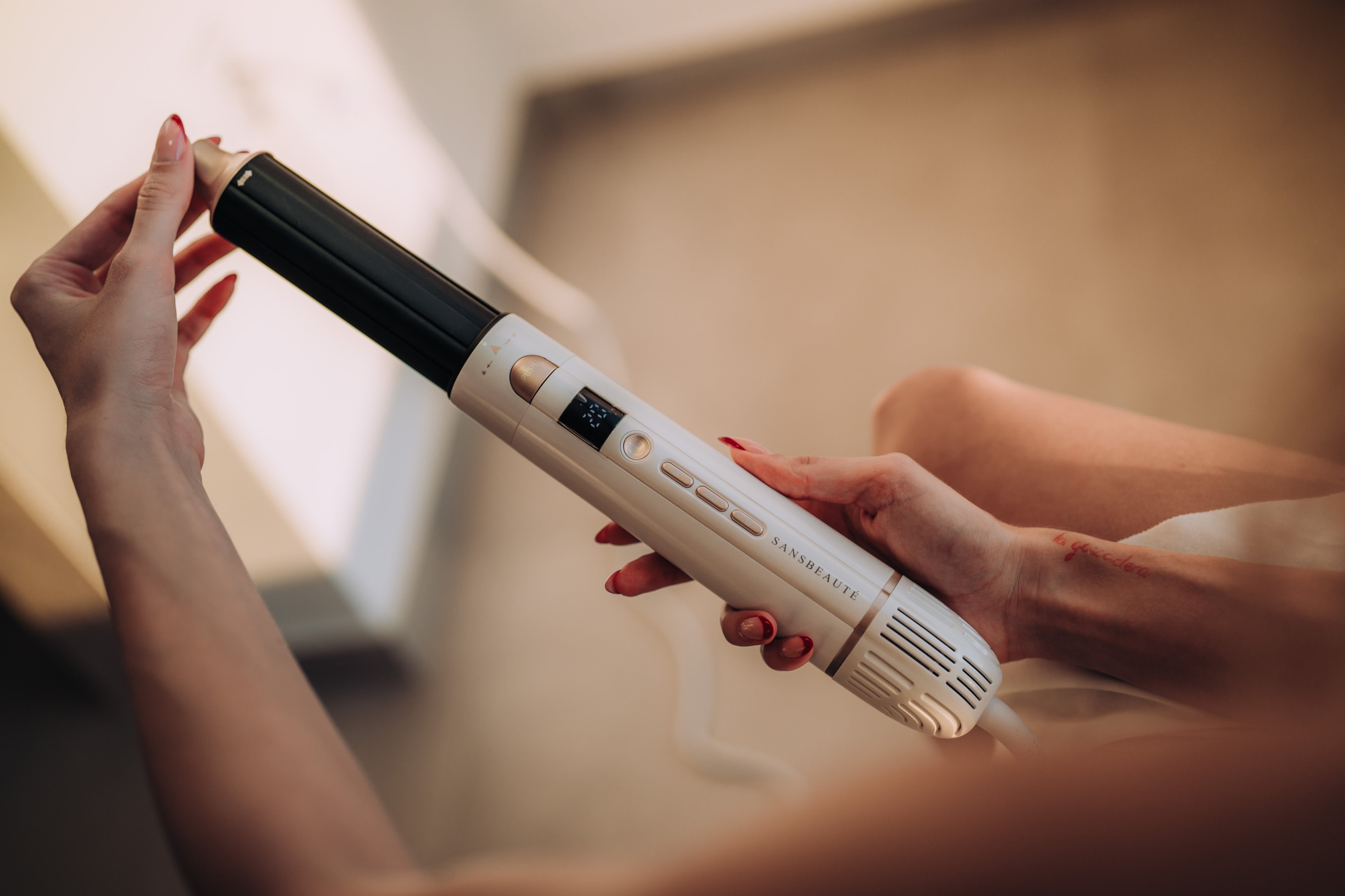 BreezeLux 8 az 1-ben ionos hajformázó szalonminőségű eredményekért