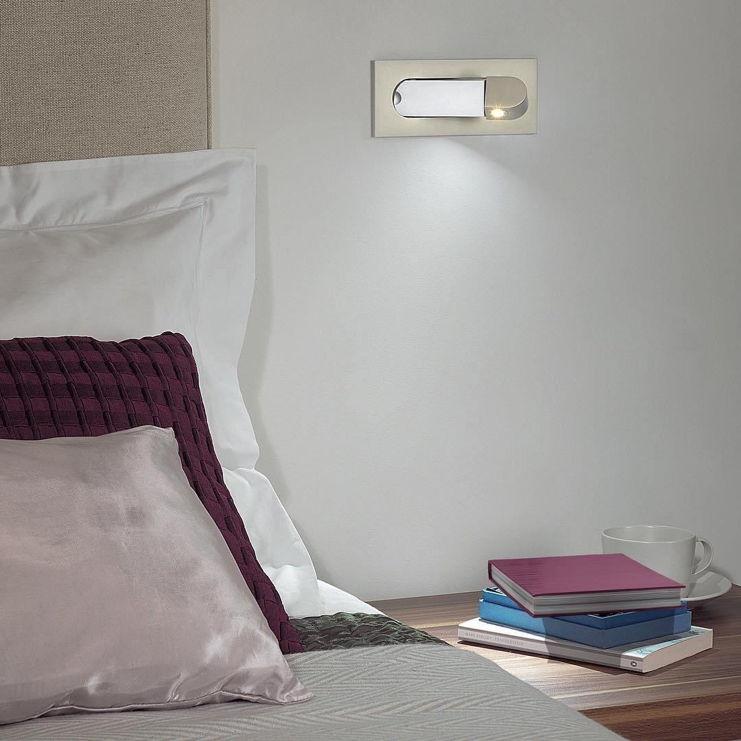 Elyra | Lámpara de pared moderna con LED para mesita de noche con luz ambiental trasera