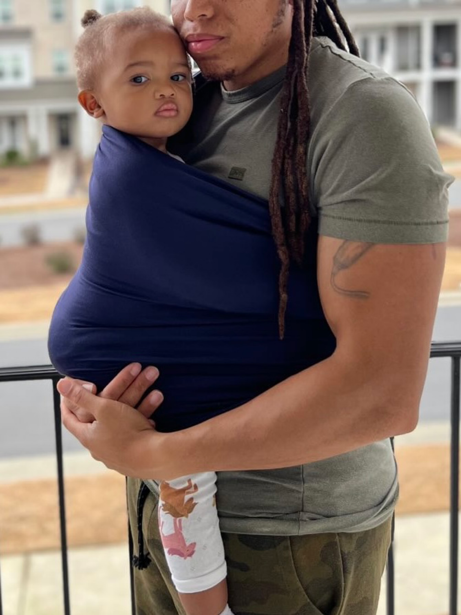 NurtureNest Canguru Envolvente Para Bebé Por Kayleen Para Quem Está Em Movimento