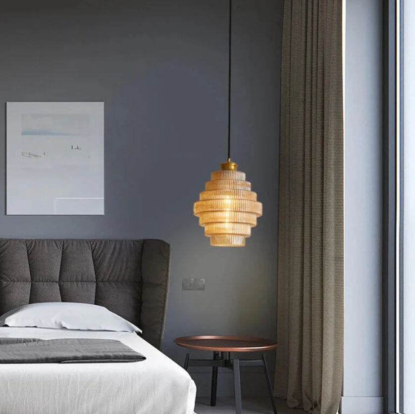 מנורת תלייה מזכוכית AstraLume לאווירה אלגנטית