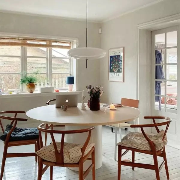 Candeeiro suspenso Elara em metal e acrílico com tecnologia Eco LED