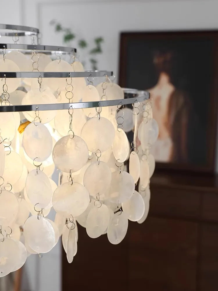 Candelabru Coralyn din scoică de perlă cu strălucire caldă de perlă