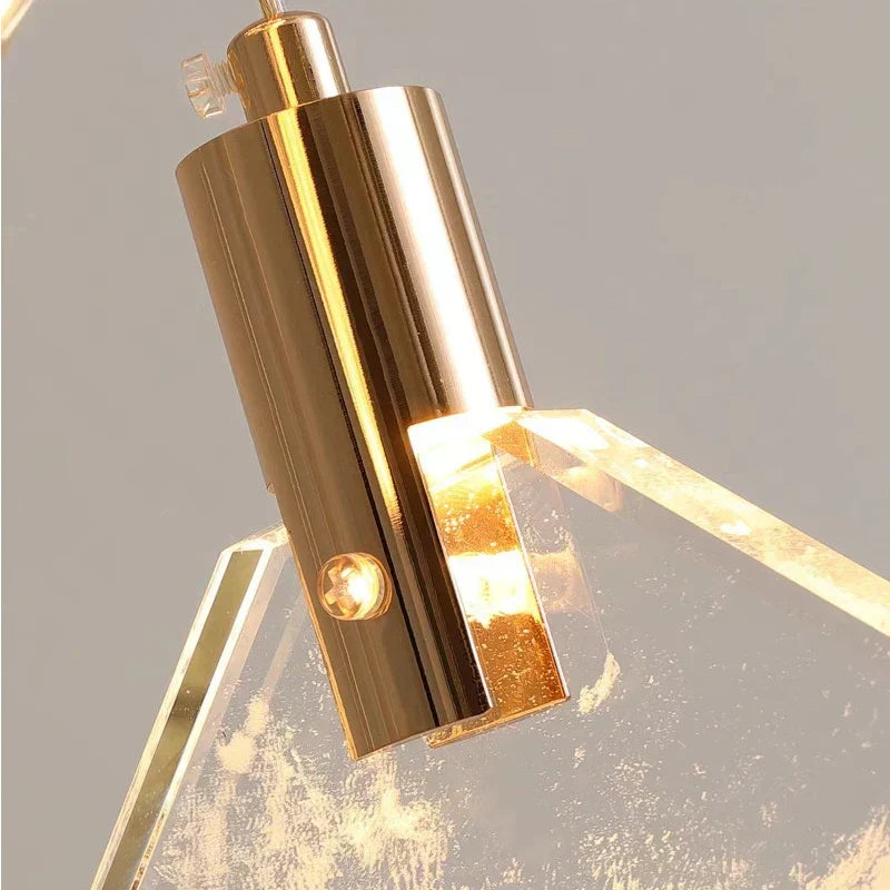 Aurelia Gold Drop LED-krystalllysekrone med glasskrystaller