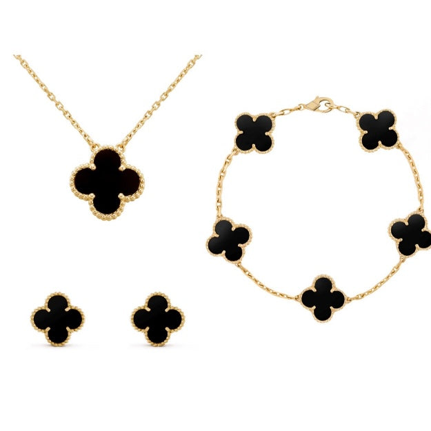 Shamrock Jewelry Set In Mother Of Pearl With Gold Plated Finish