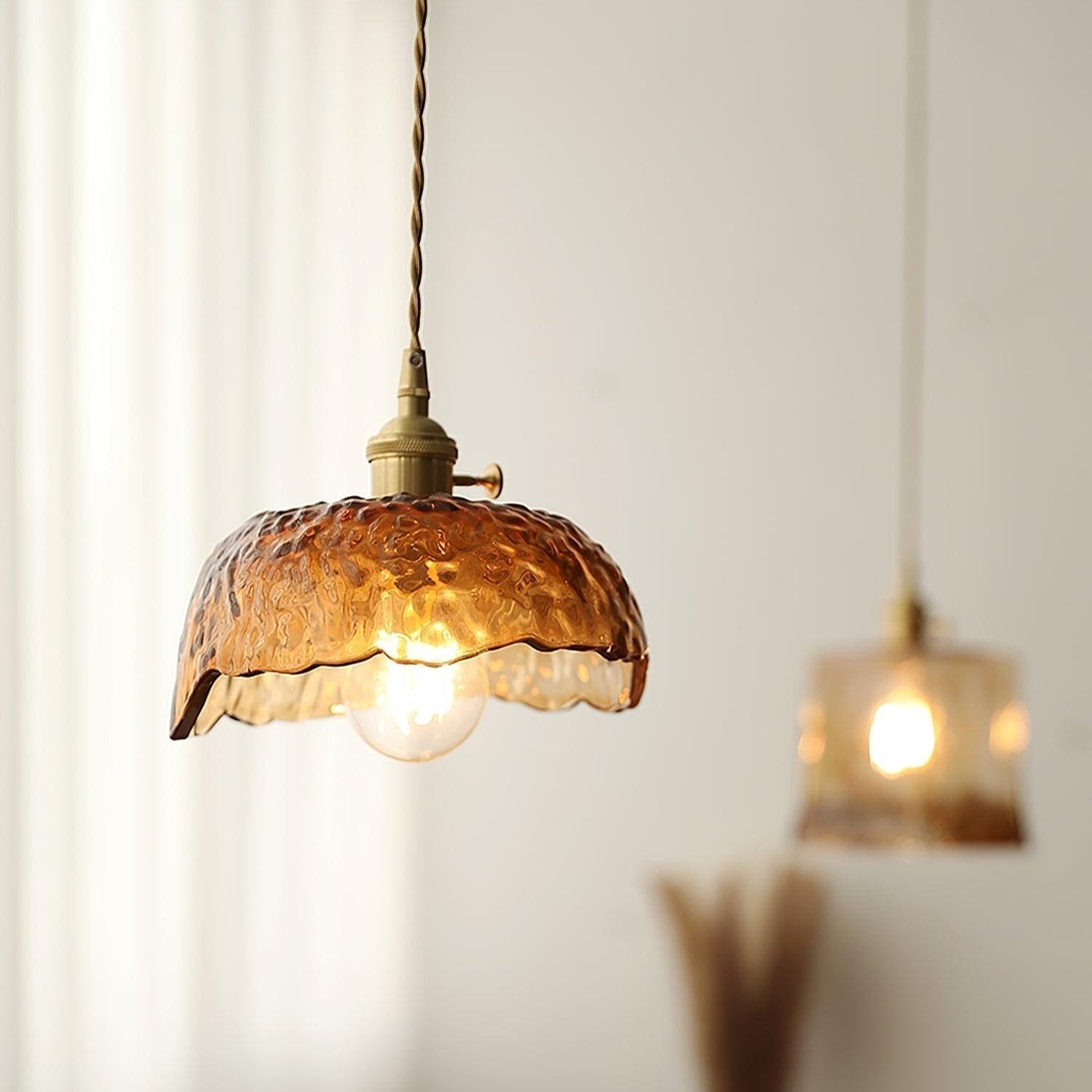 Aurex glazen hanglamp in vintage bruin met gouden accenten