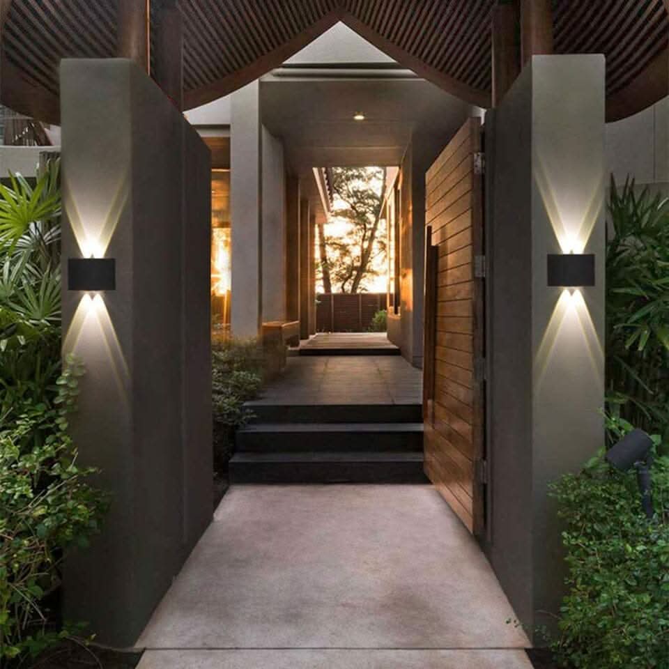 Waterproof LED Outdoor Wall Light With Aluminium Body, Elegant And Energy Efficient