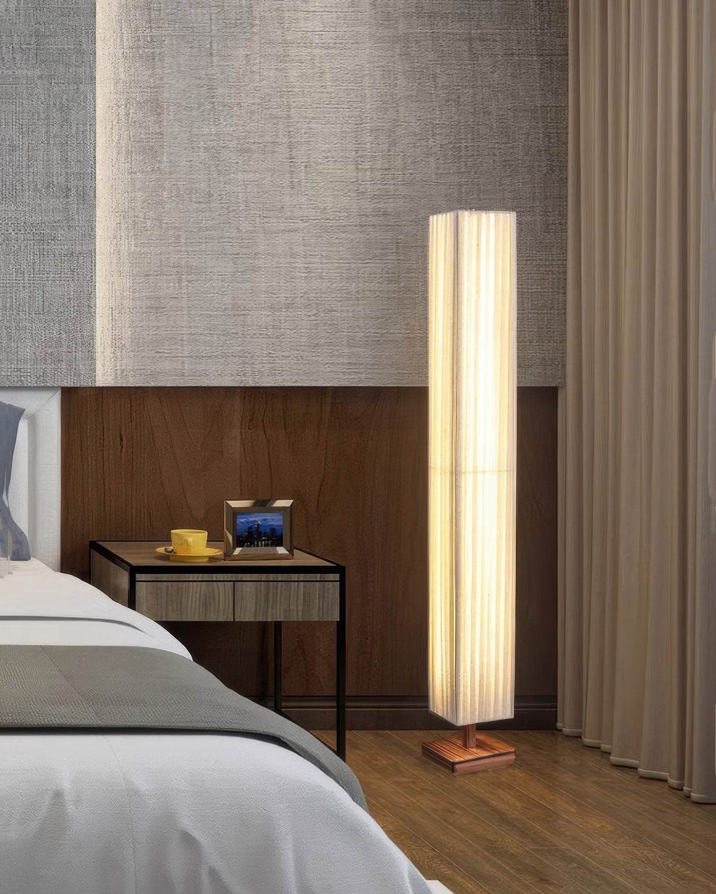 Candeeiro de Pé Nirela Wabi-Sabi para Sala de Estar e Recanto de Leitura