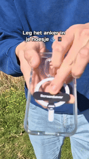 Udtrækkelig telefonholder med tyverisikret bælteclipsdesign