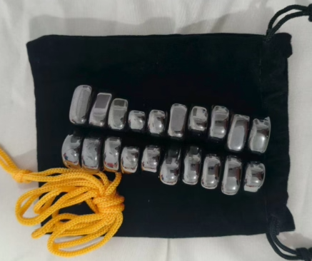 Magnetiskt Reseschackspel för Strategiskt Spelande på Resan