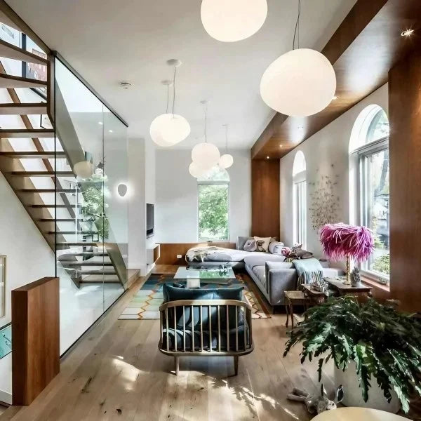 Suspension CaelumGlass à finition satinée pour une lueur chaleureuse