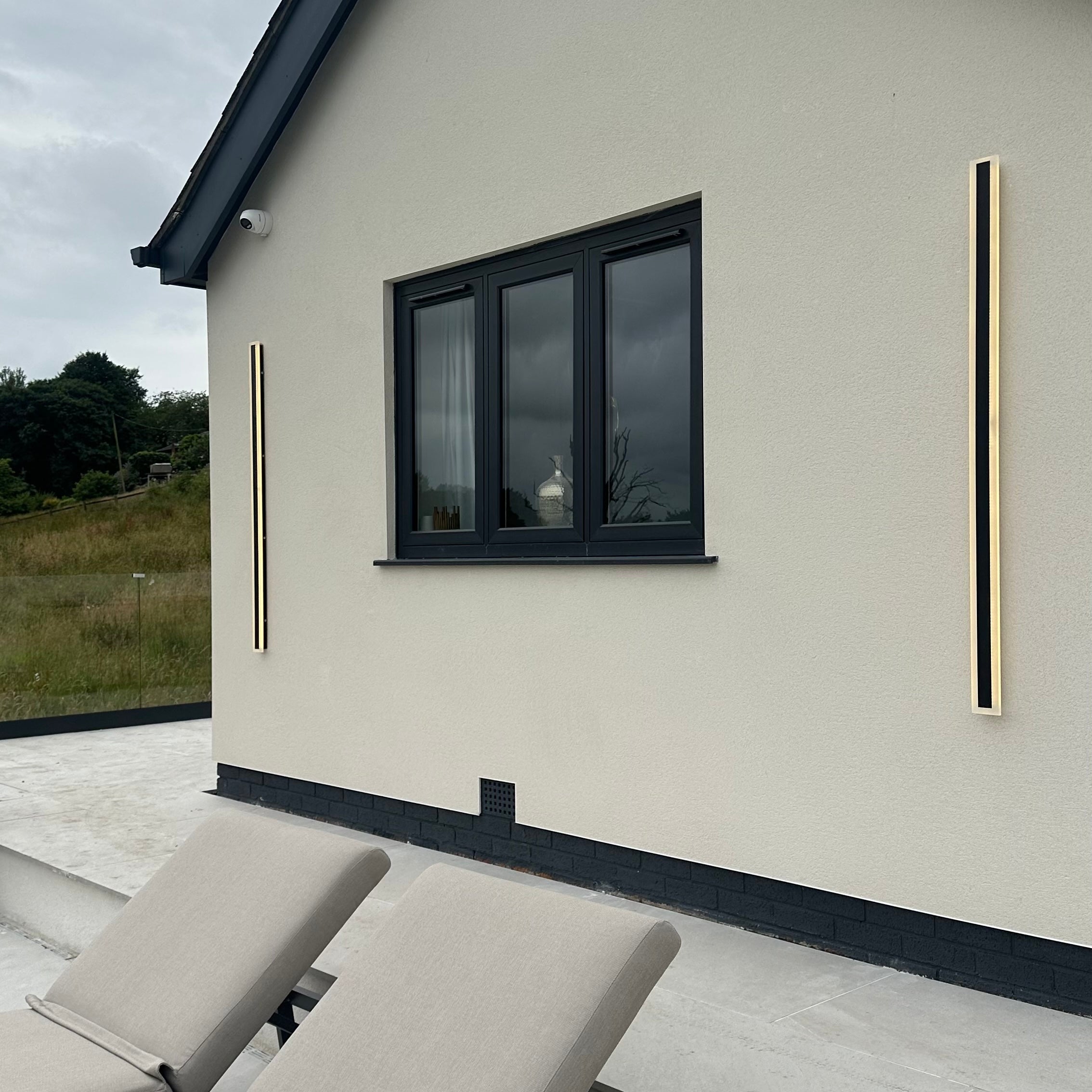 Kirrelus Aluminum Outdoor LED Wall Light With Sleek Design