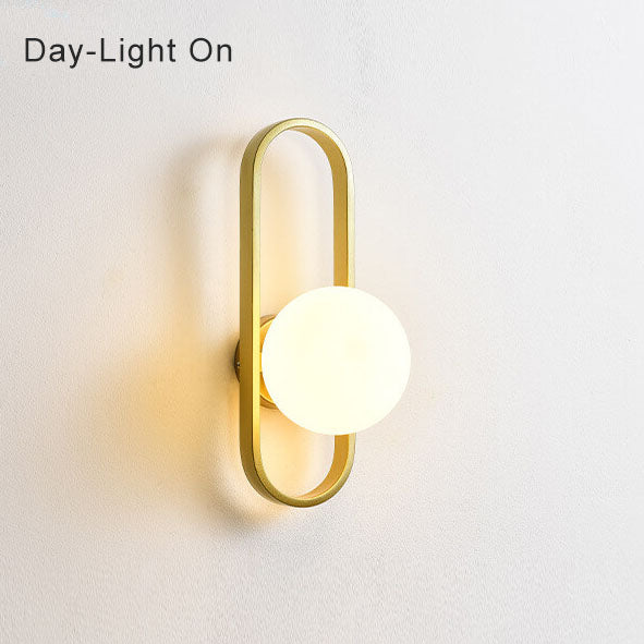 CircaNova glasglobevæglampe med moderne cirkulært design