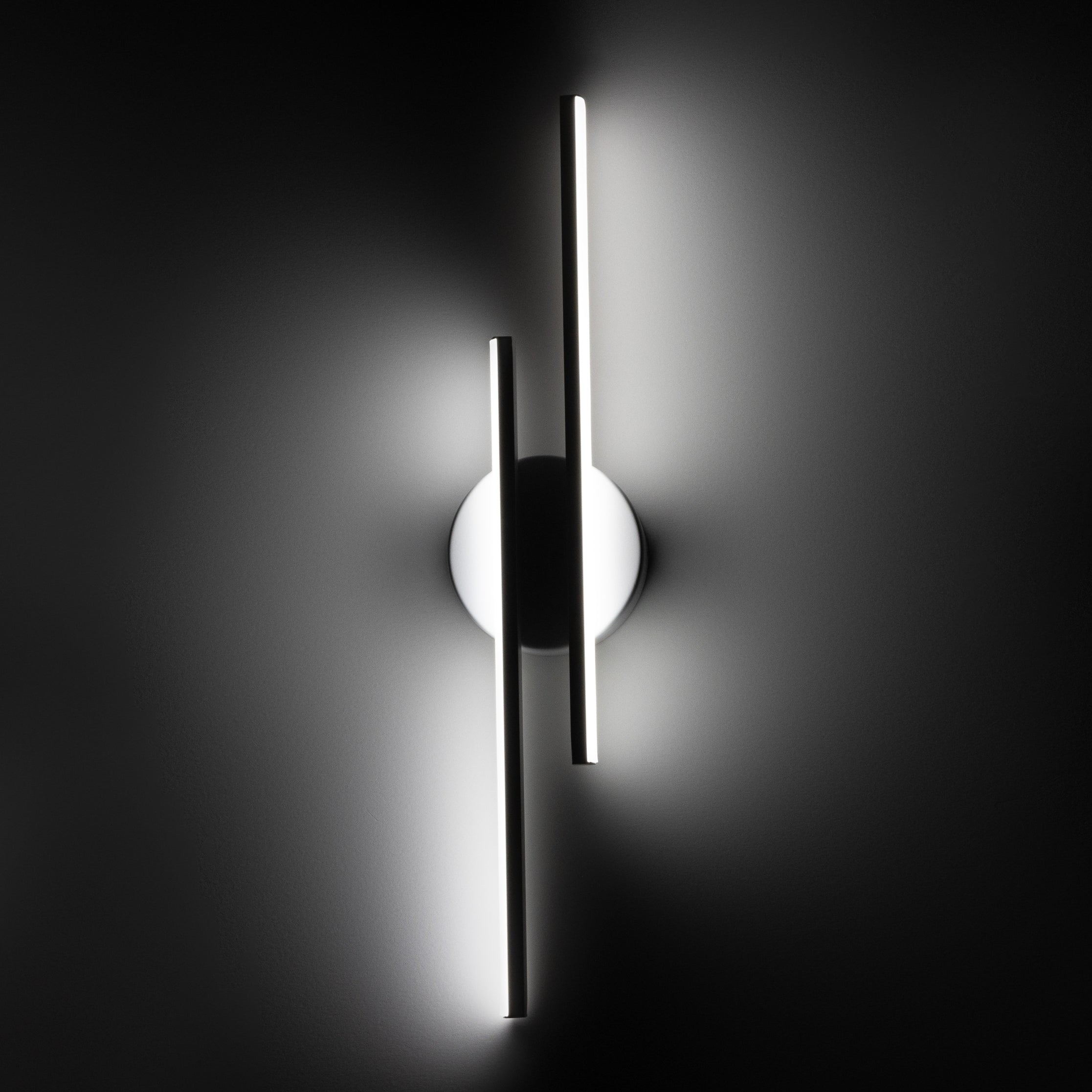 AstraLume Slim LED Wall Light With Modern Profile Design