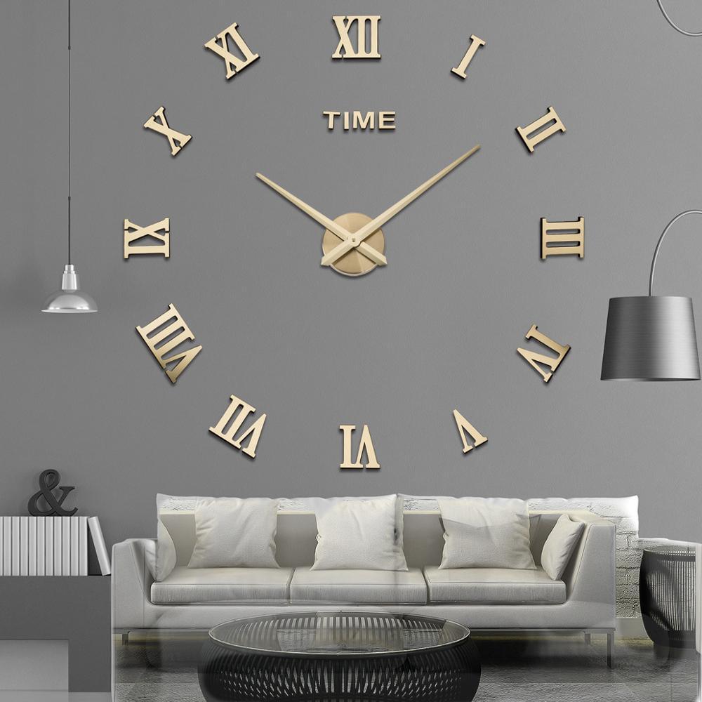 Modern Wall Clock | Roman Numeral Silver Mirror Design | Svulp