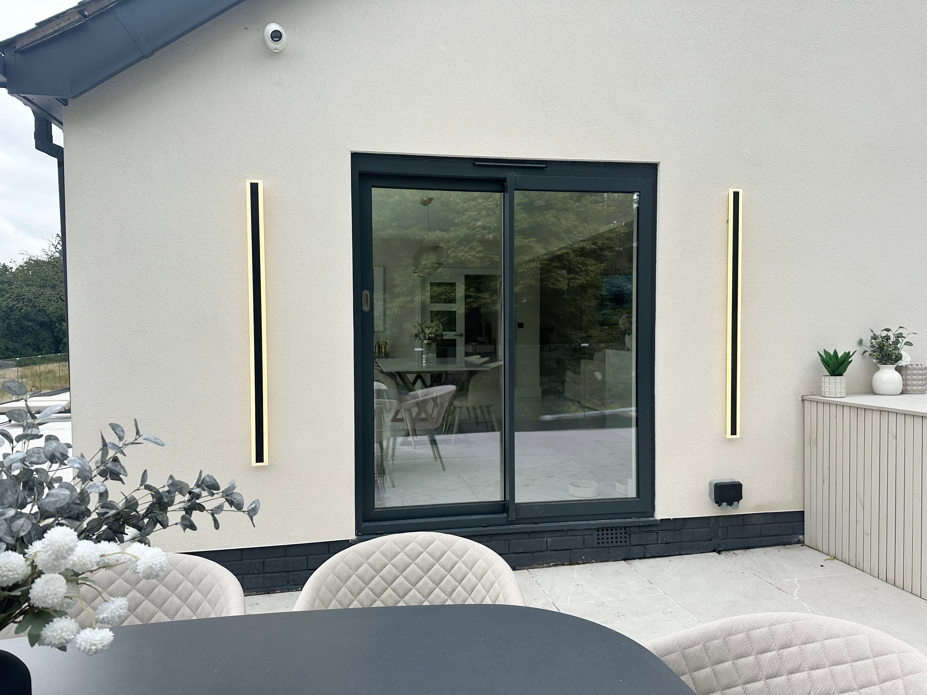 Kirrelus Aluminum Outdoor LED Wall Light With Sleek Design