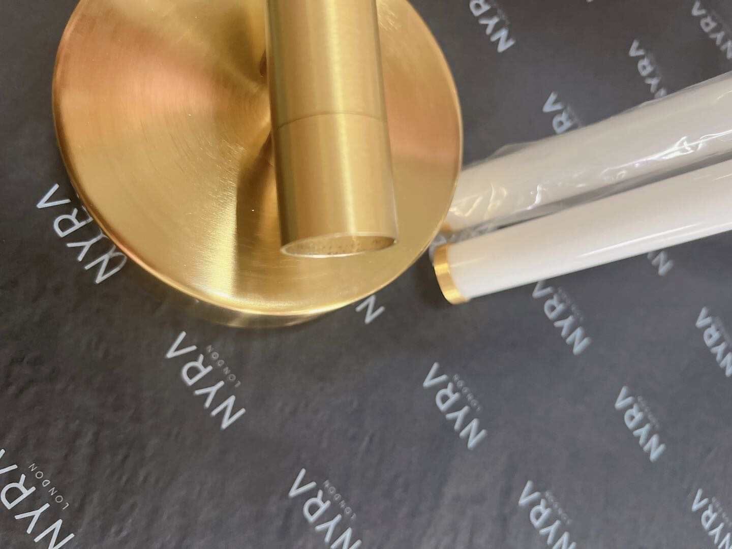 Luminex Luz de Espelho de Tubo com Difusão em Acrílico Premium