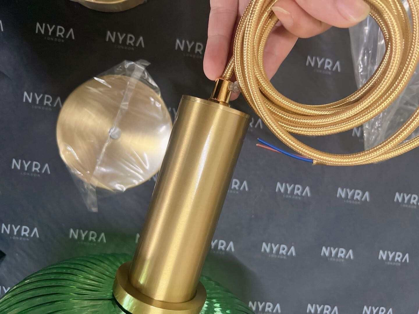 Nystral räfflade glaspendellampor för nordiska heminredningar