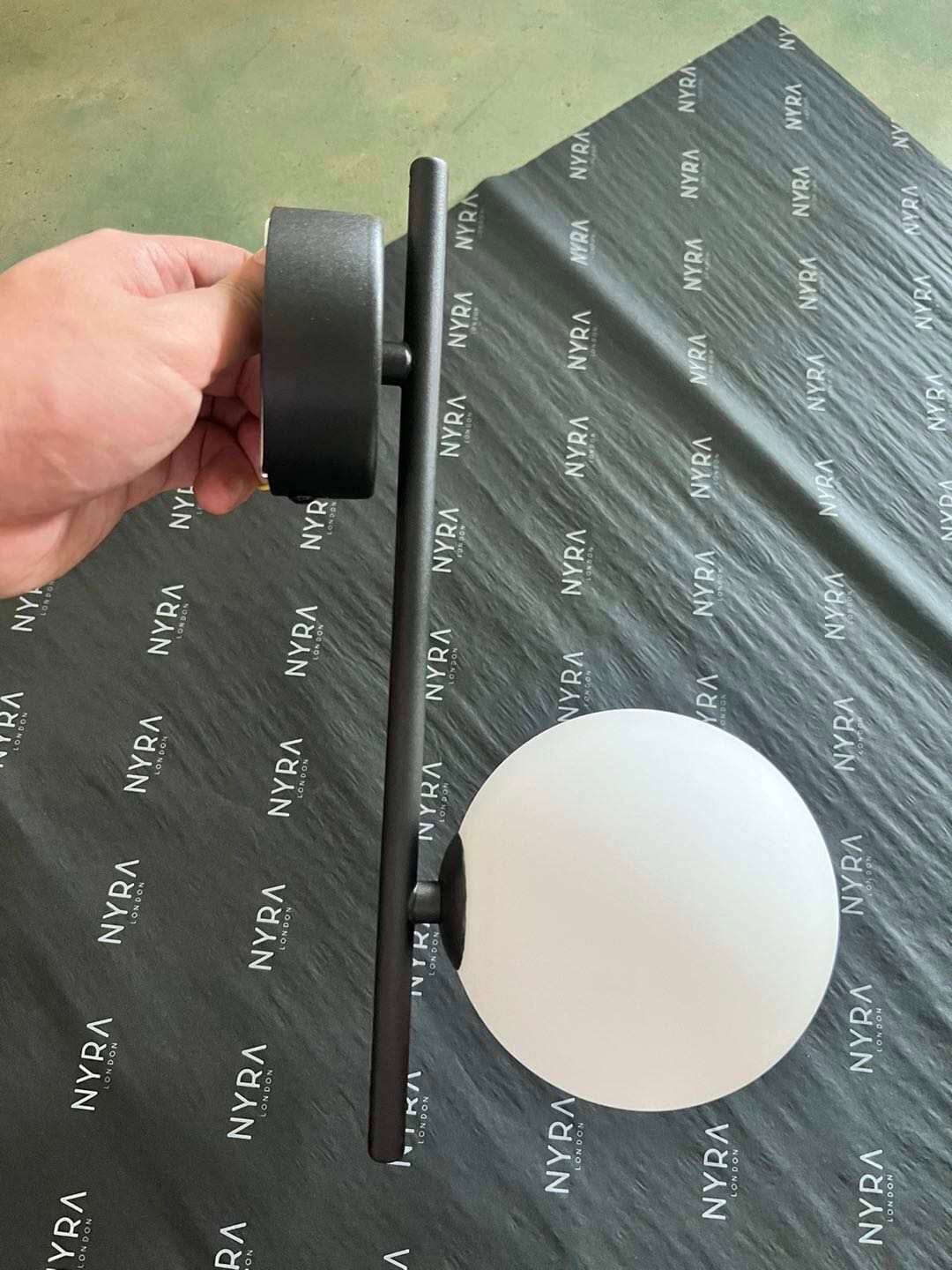 Lyra vägglampa nordisk stil med varmt sken för hemmet