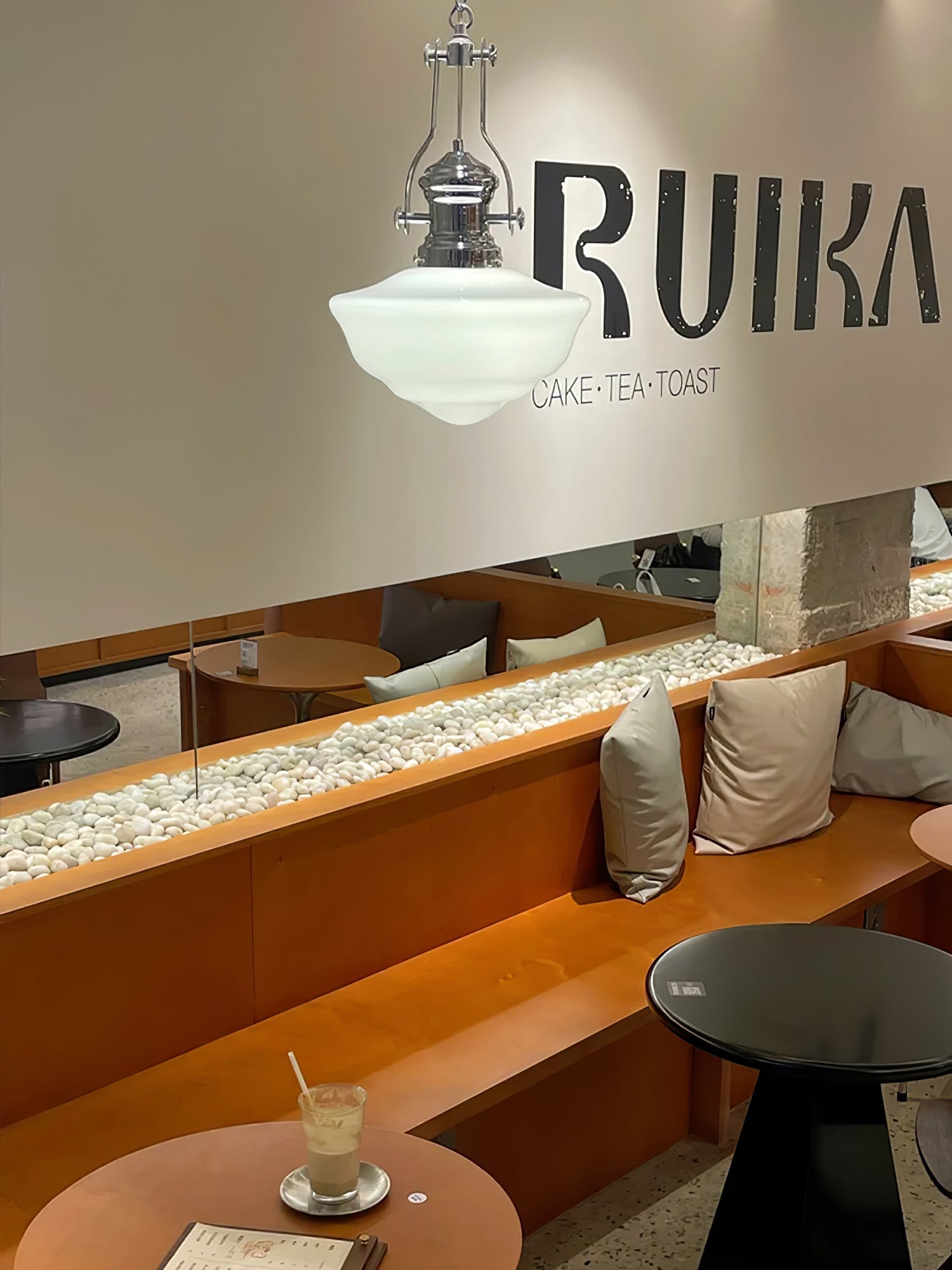 Vernaro | School-Style Pendant Lamp With Glass Shades