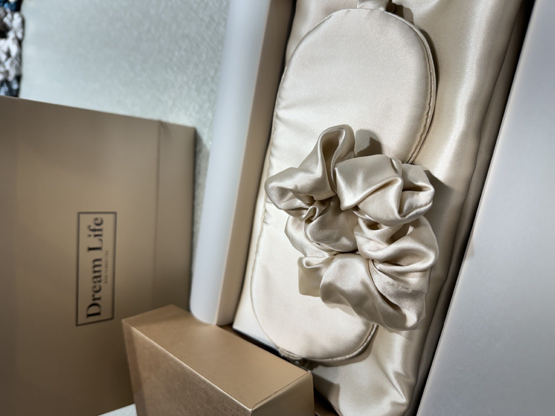 Set da sonno in seta Nocturne con federa e mascherina per gli occhi