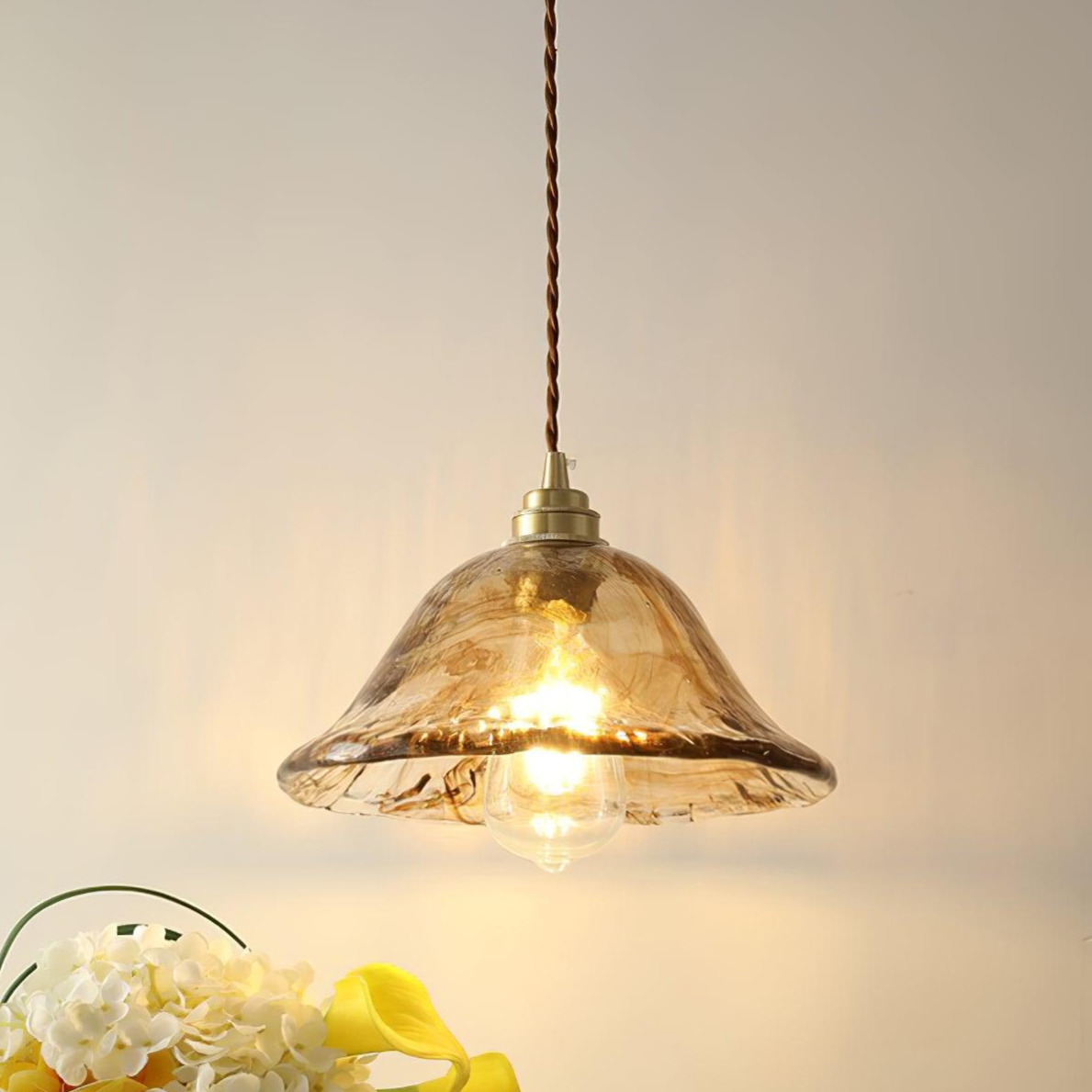 Aurex glazen hanglamp in vintage bruin met gouden accenten