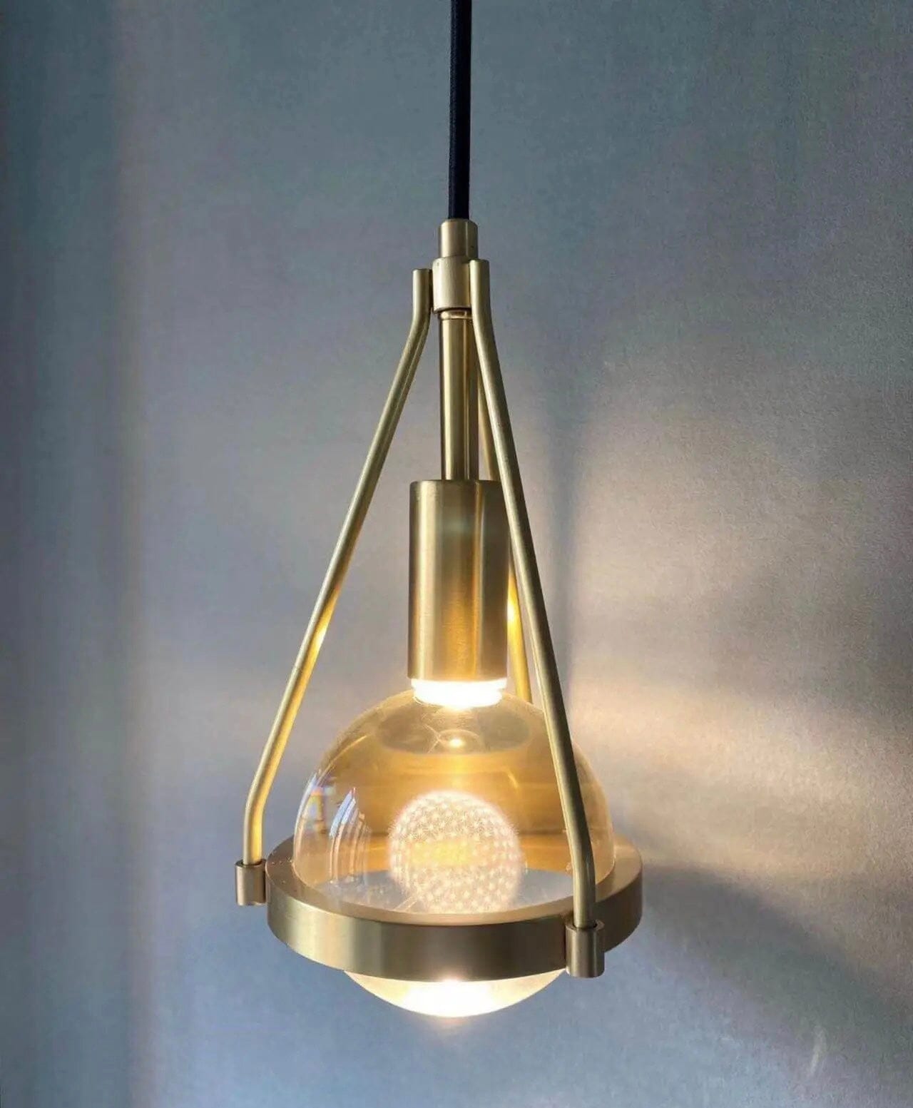 Lustres Pendentes Astraea Nordic Gold com Brilho de Dente-de-leão