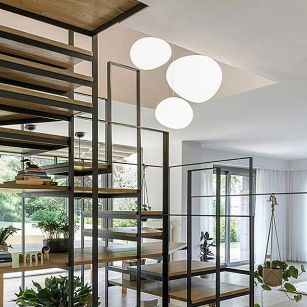 Suspension CaelumGlass à finition satinée pour une lueur chaleureuse